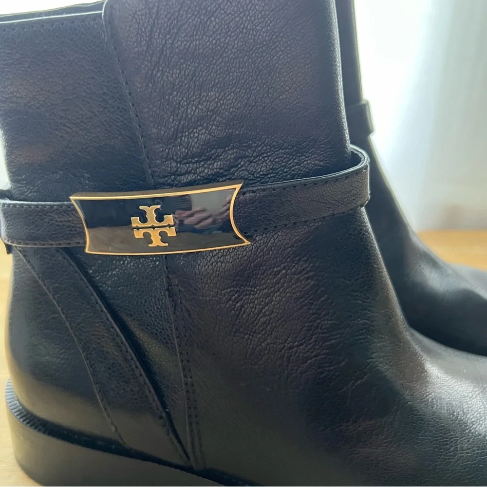 Tory Burch Perrine Leather Ankle Boot in Black Size 6.5 New